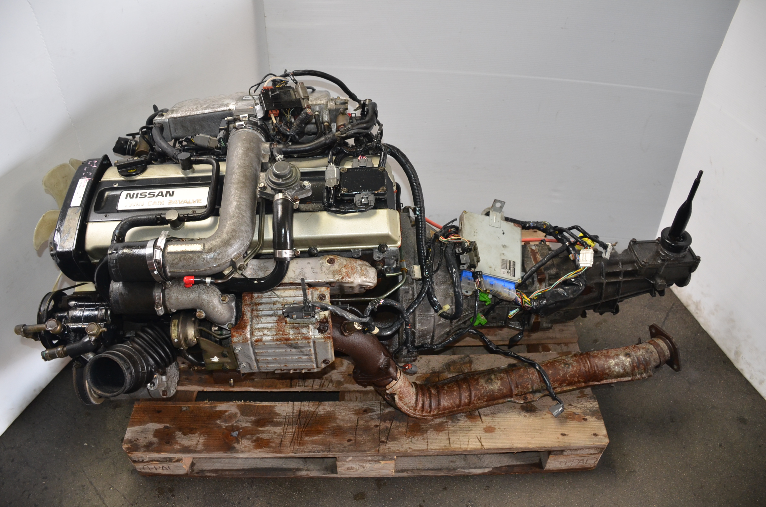 JDM NISSAN SKYLINE RB20DET 2.0L TURBO ENGINE 5 SPEED MANUAL TRANSMISSION